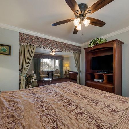 Carmel Inn & Suites Bagian luar foto