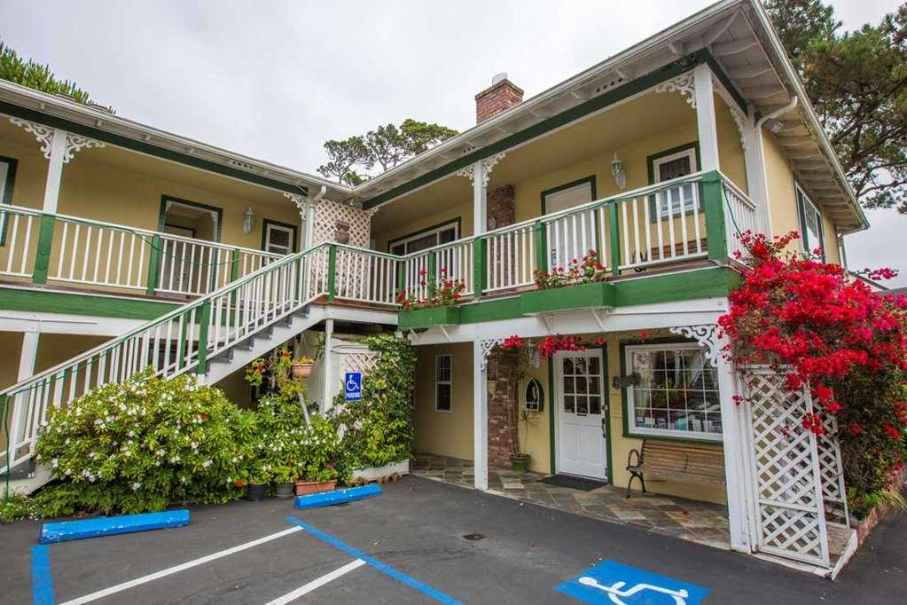 Carmel Inn & Suites Bagian luar foto