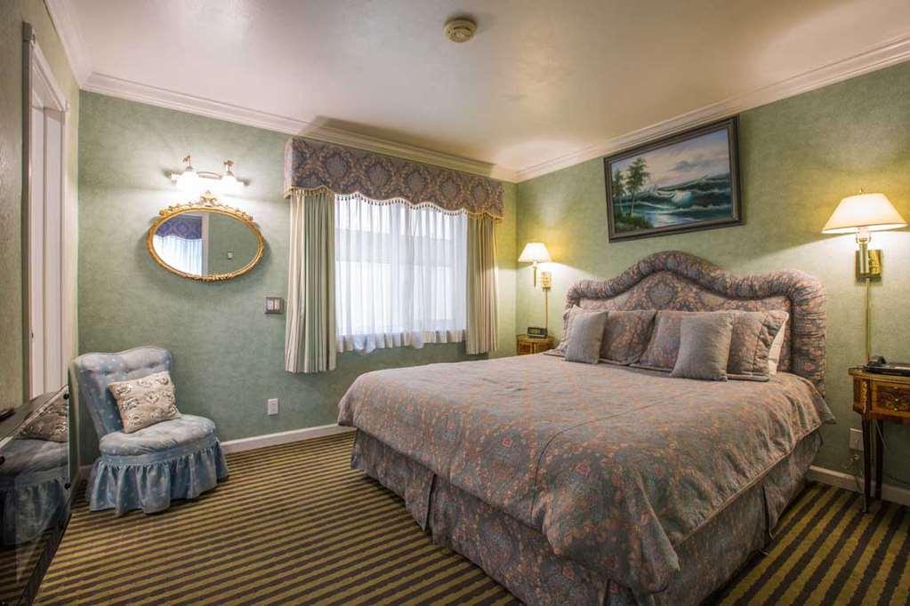 Carmel Inn & Suites Ruang foto