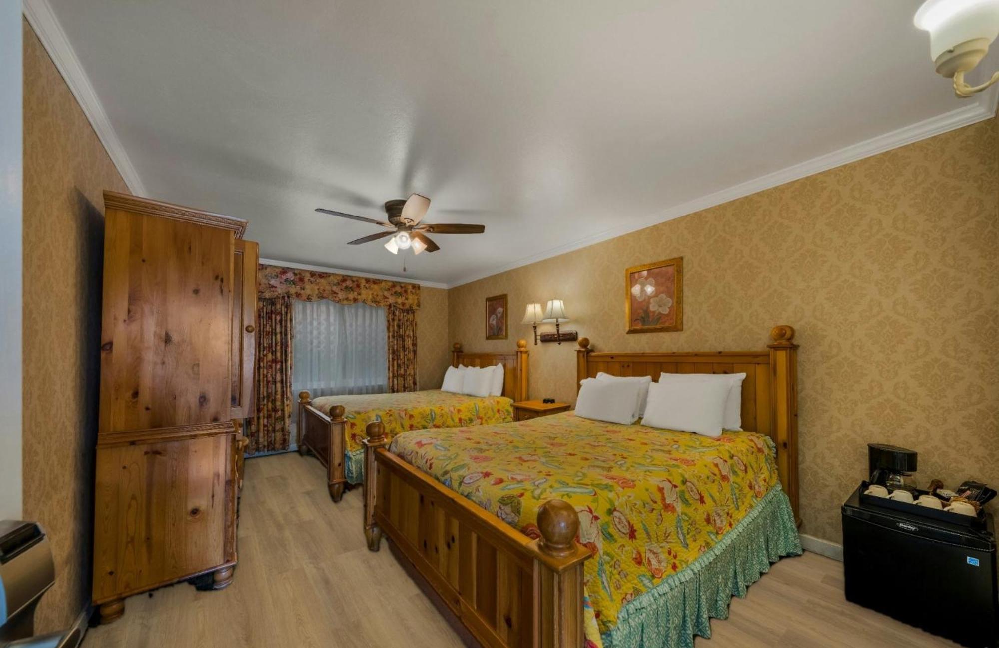 Carmel Inn & Suites Bagian luar foto