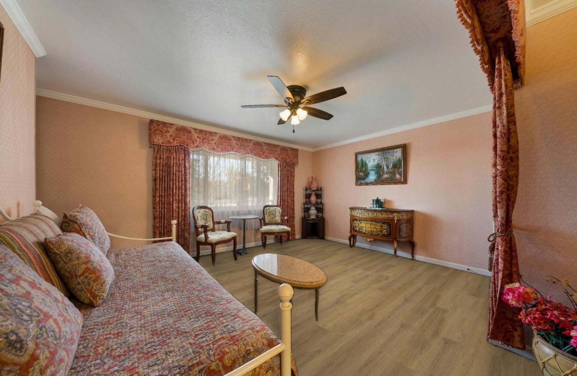 Carmel Inn & Suites Bagian luar foto