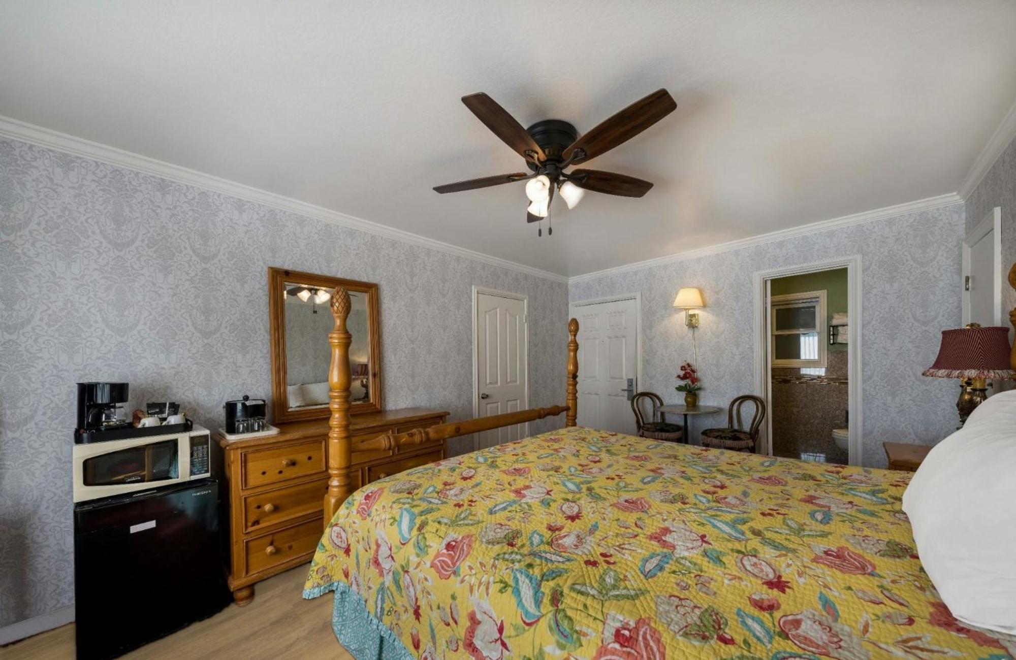 Carmel Inn & Suites Bagian luar foto