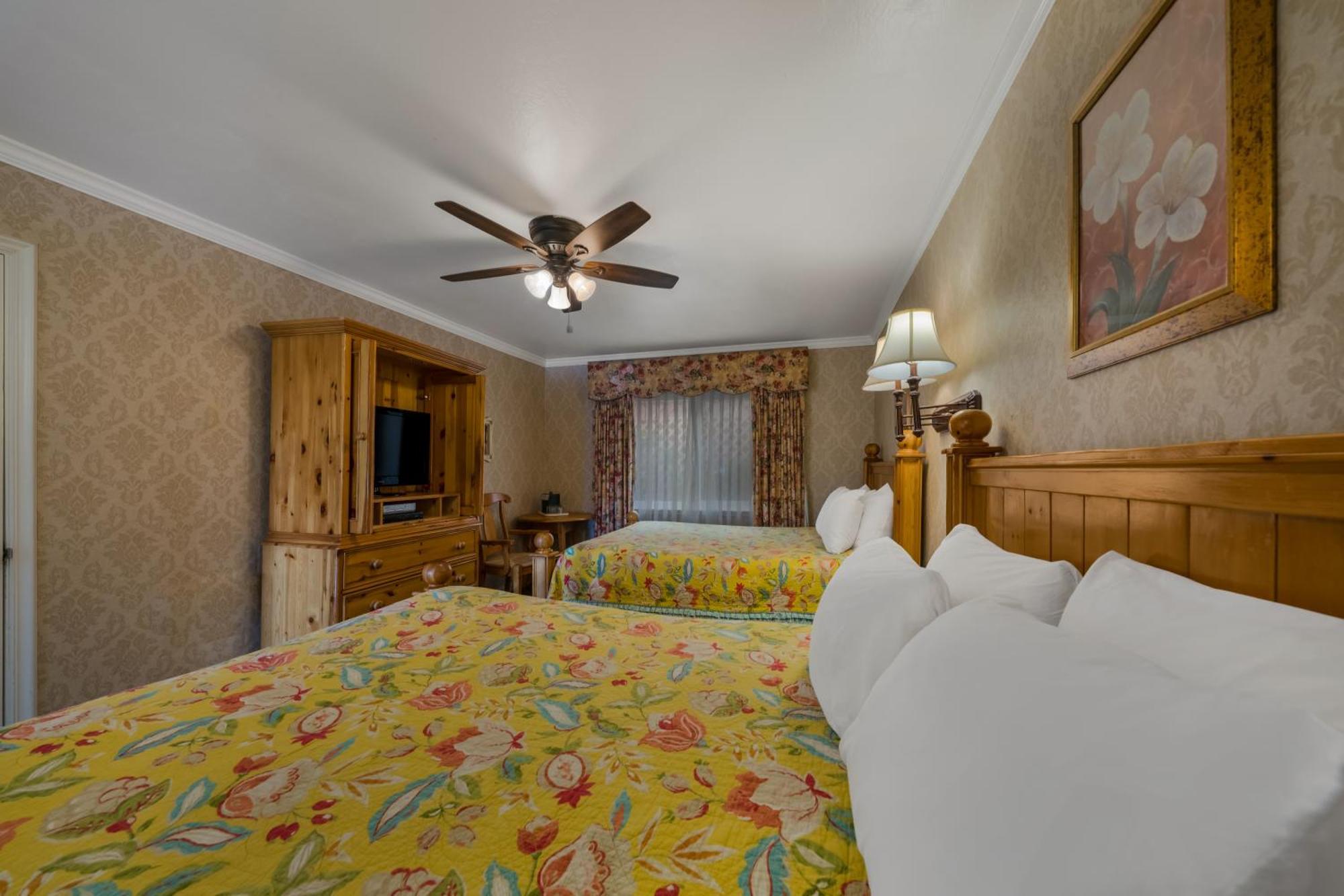 Carmel Inn & Suites Bagian luar foto