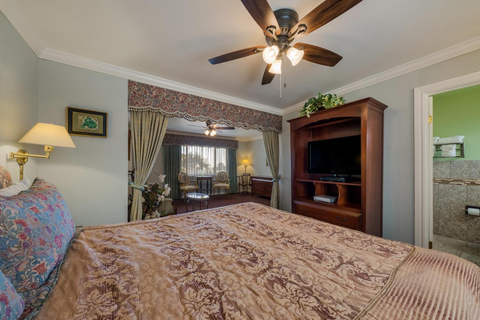 Carmel Inn & Suites Bagian luar foto